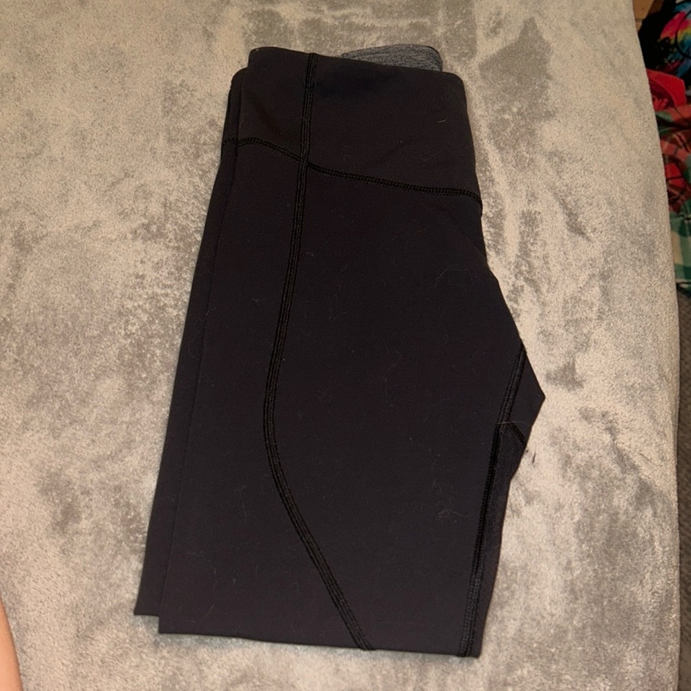 Selling Lululemon leggings black